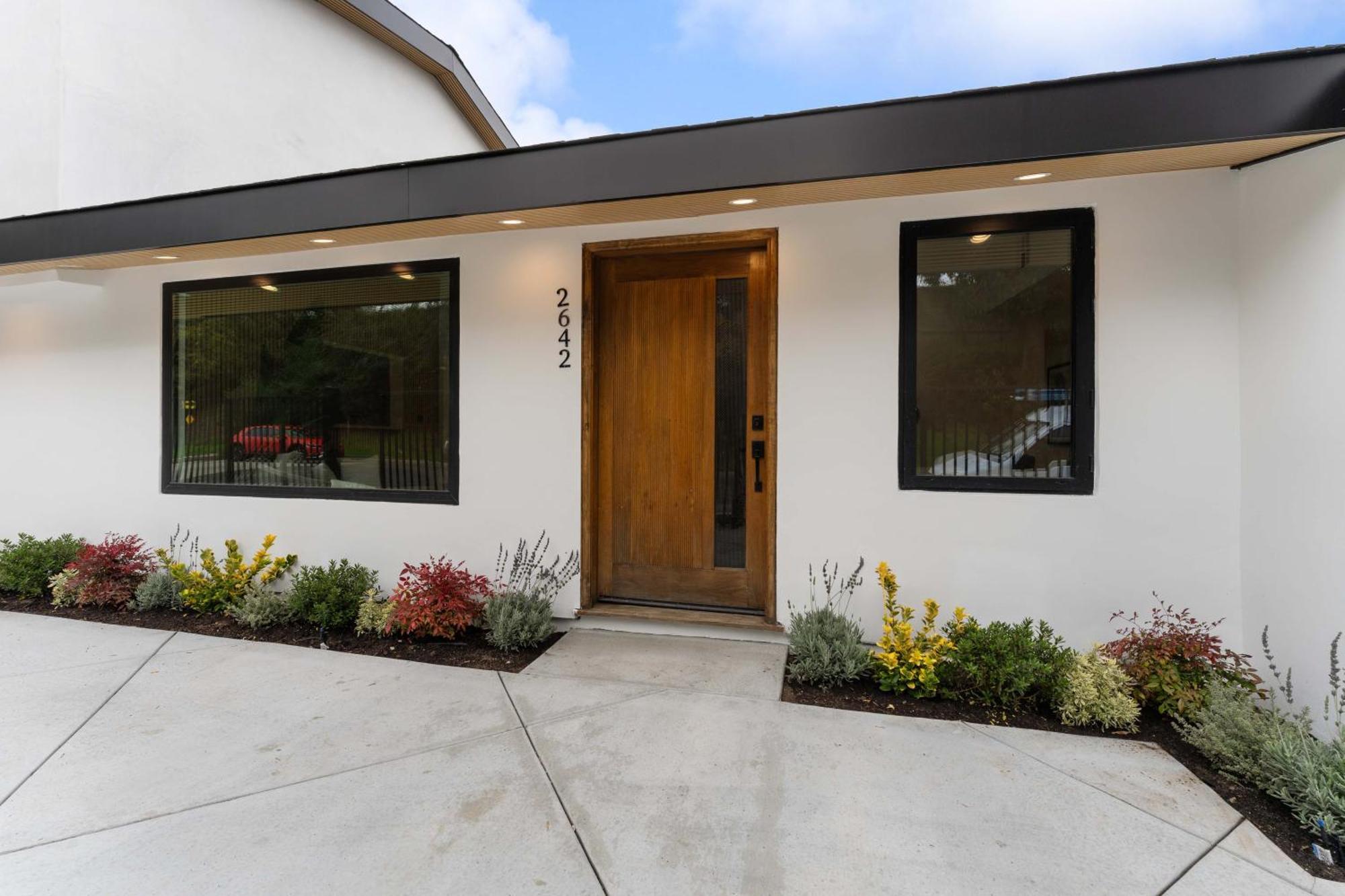 Apartment Modern Spacious 3br Residence, Game Room, Parking *