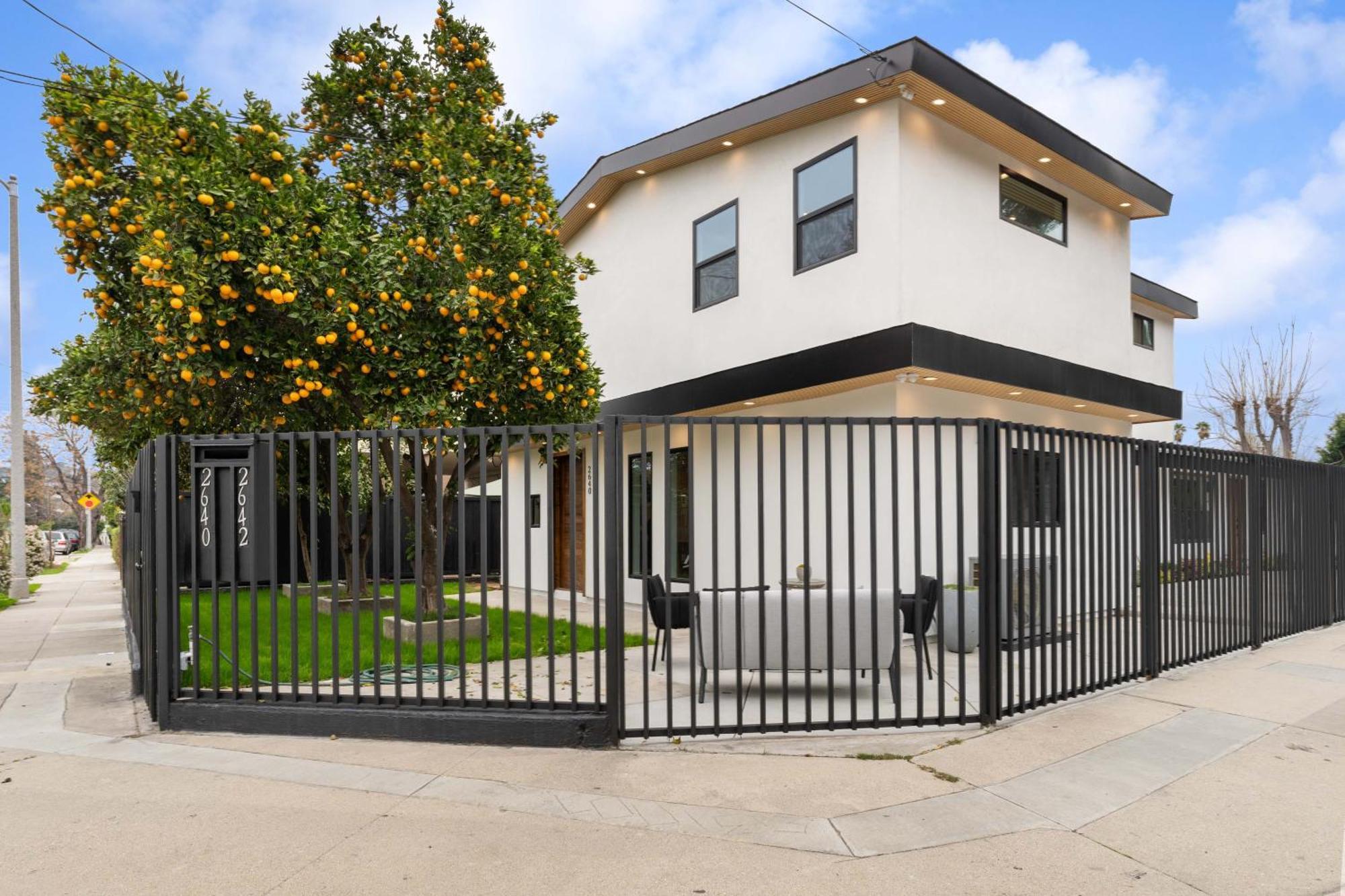 Modern Spacious 3br Residence, Game Room, Parking Apartment *