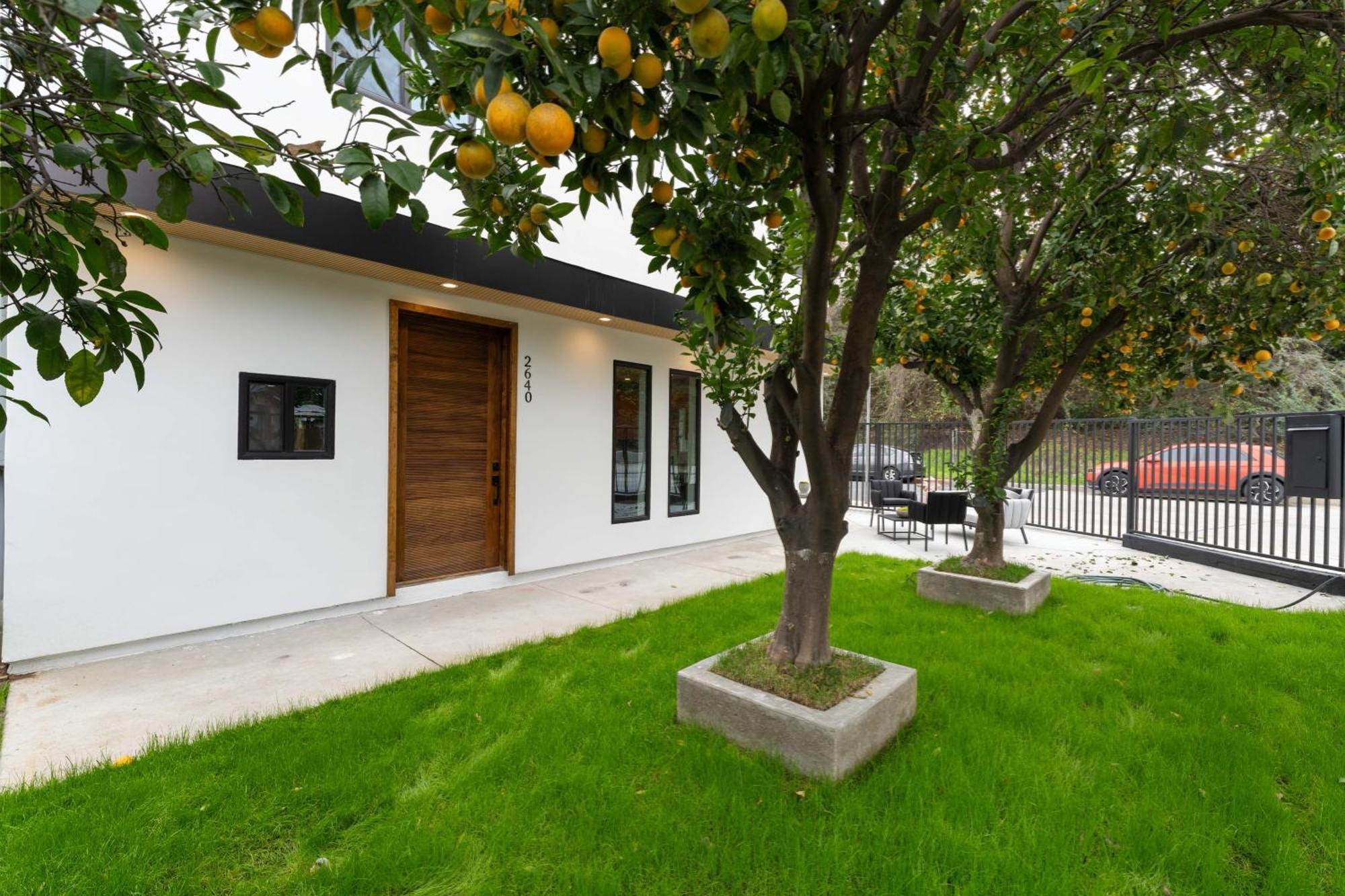 Modern Spacious 3br Residence, Game Room, Parking *